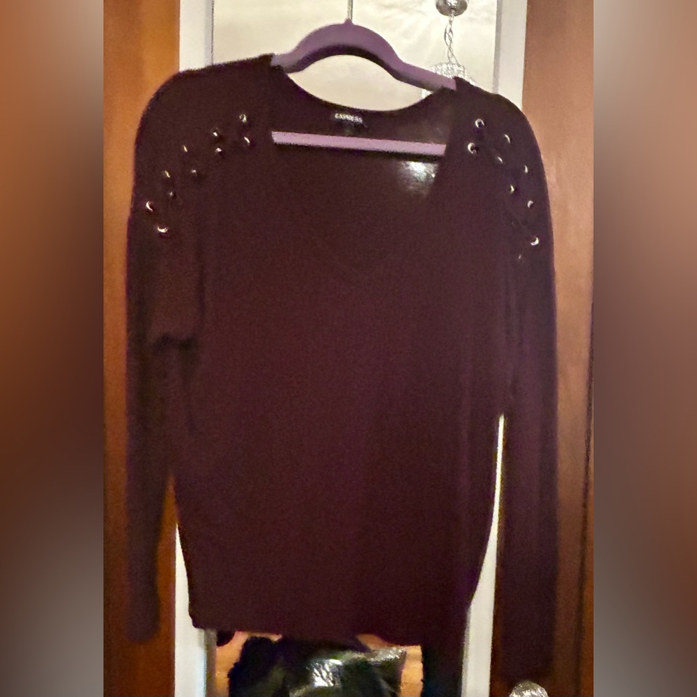 EUC Express burgundy Knit Top with Shoulder Eyelets